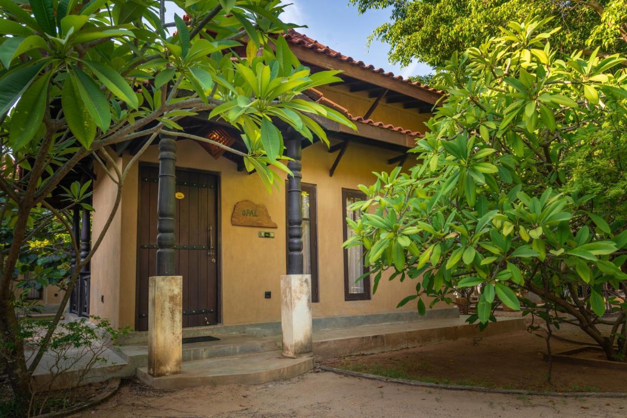 Alai Resort Mullaittivu Bagian luar foto